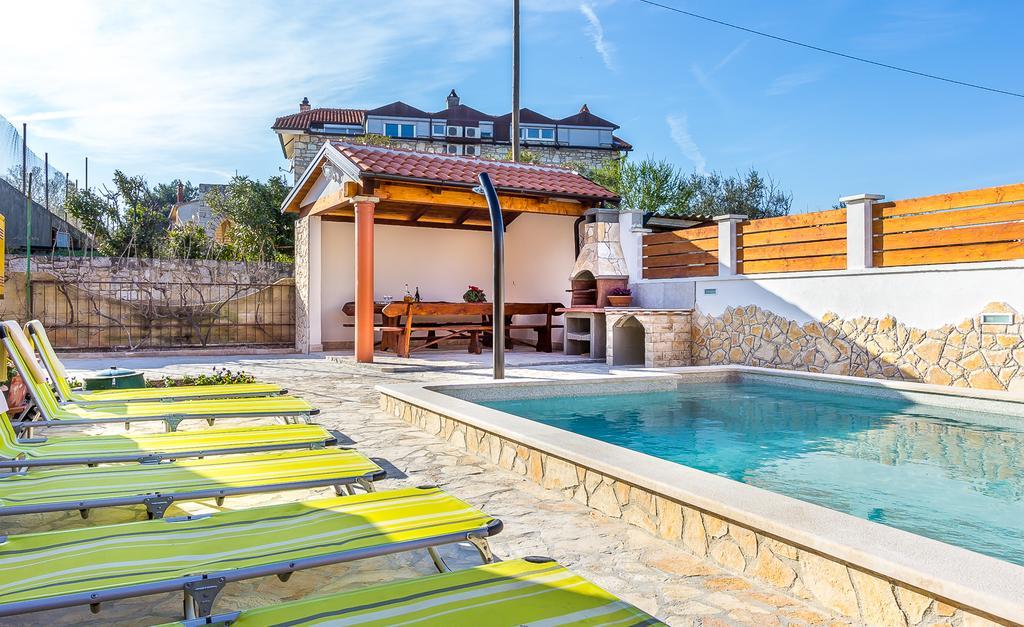 Apartments Bardak Liznjan Ngoại thất bức ảnh
